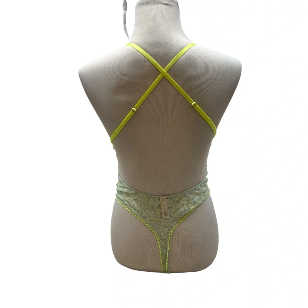 Victoria’s Secret Mint Green Lace Sheer Bodysuit V Neckline Thong Back Medium‎